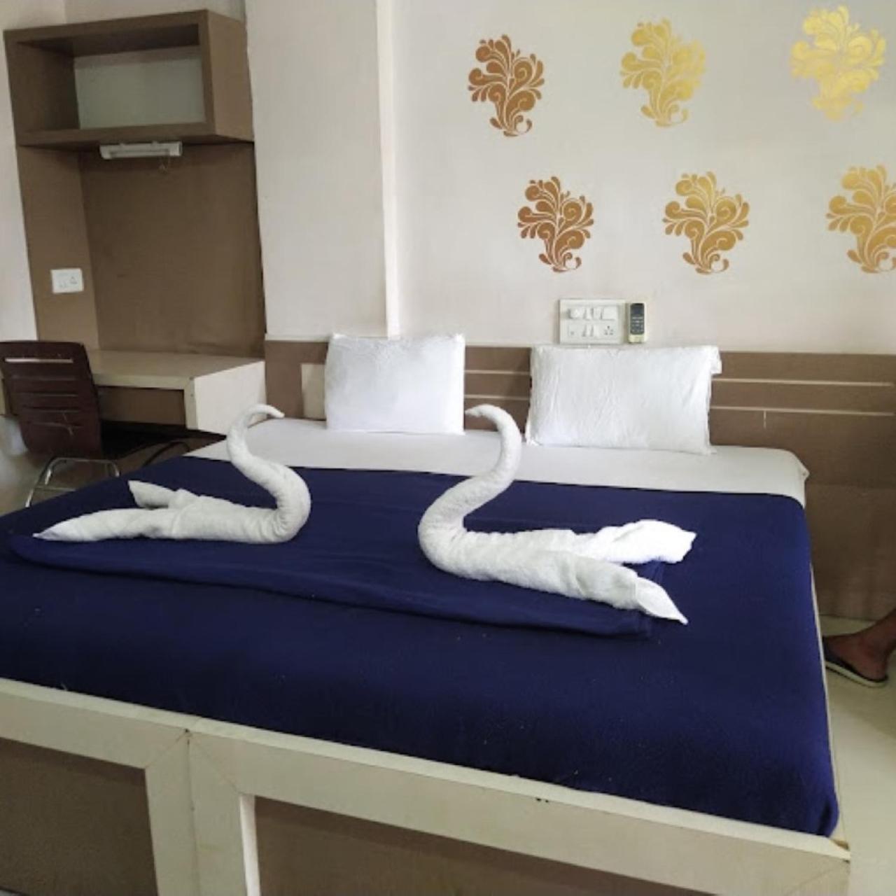 Divya Jyot Residency Bhuj Hotel Exterior photo