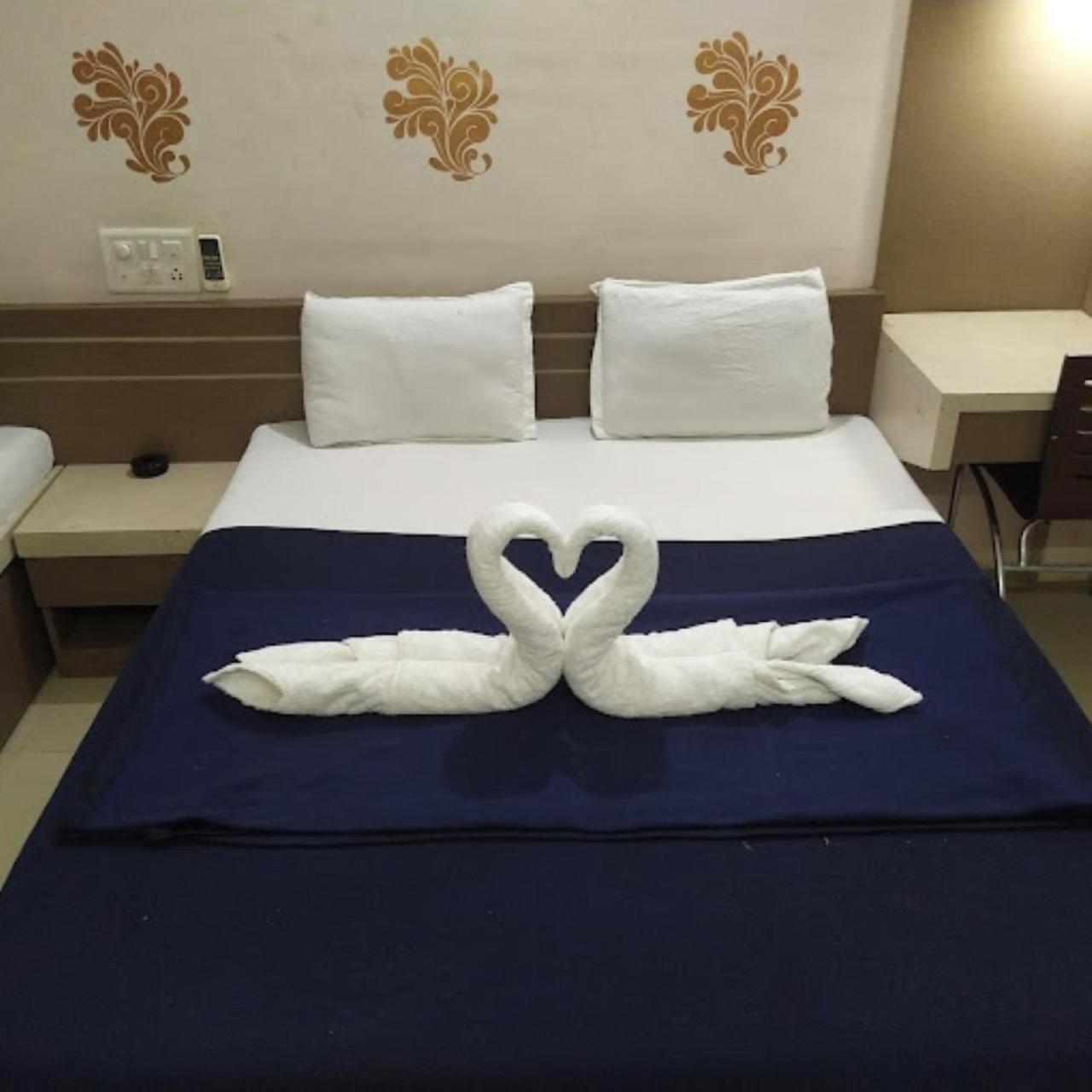 Divya Jyot Residency Bhuj Hotel Exterior photo